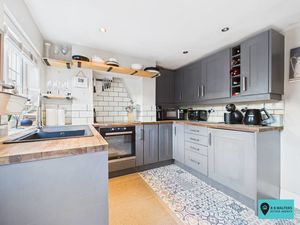 Kitchen - click for photo gallery